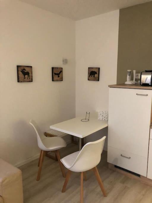Ferienwohnung Mit Blick Auf Den Feldberg Weilmunster ภายนอก รูปภาพ